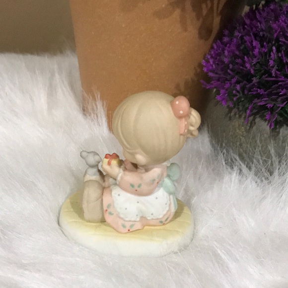 Precious Moments - Sharing the Season with You - Picture 3 of 6